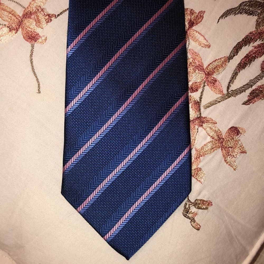 Peter Valentine Blue Pink Diagonal Stripe Polyester Tie